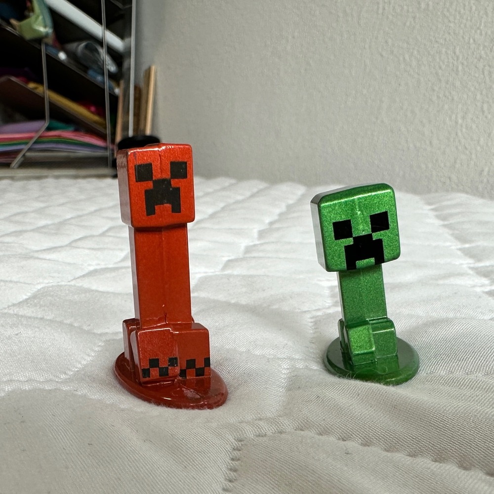 Jada Toys Minecraft Creeper‎ Figures red and green creeper